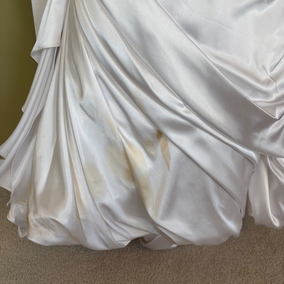 Wedding Dress - Picture 8 of 12